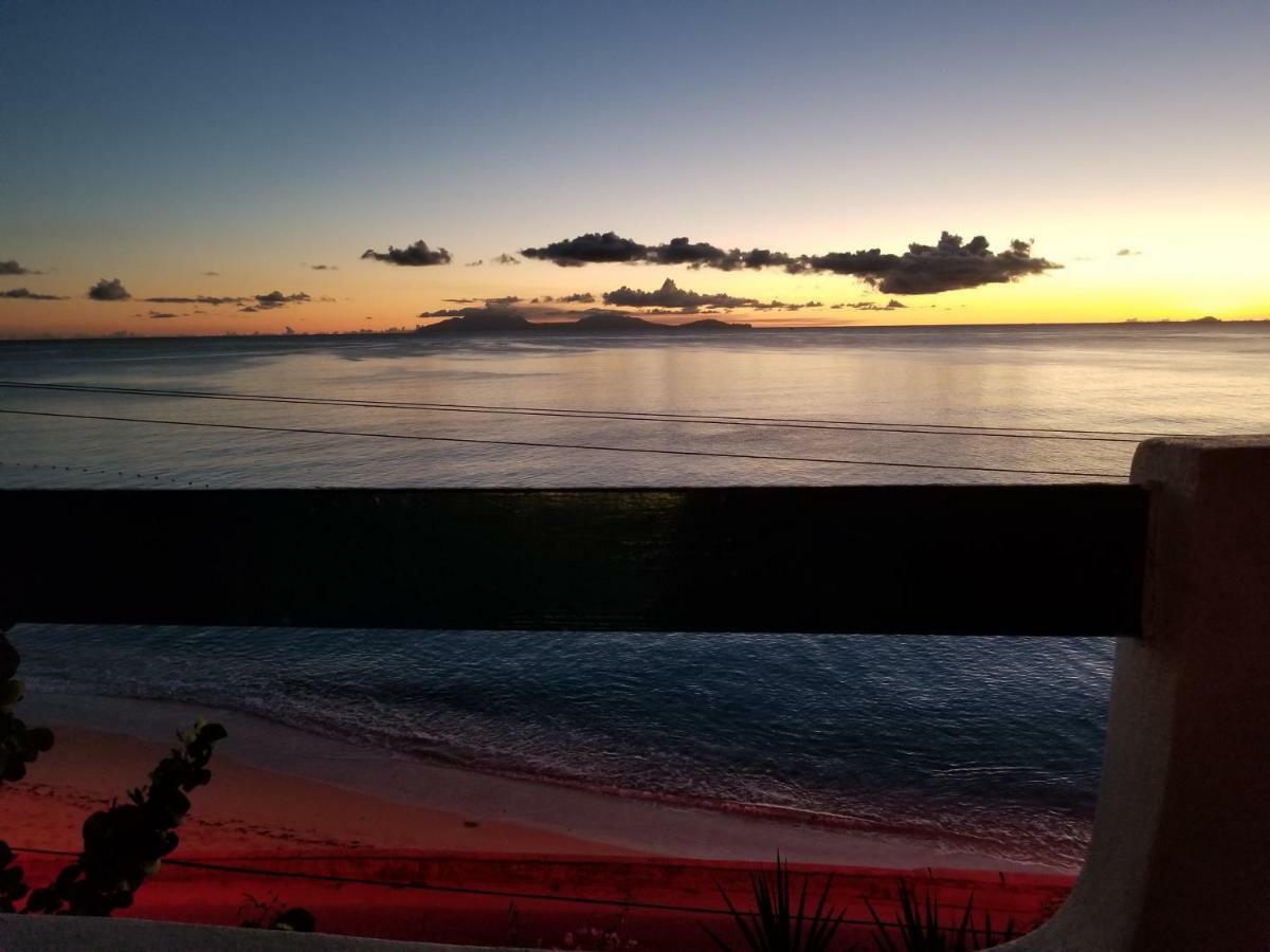 Orrie'S Beach Bar And Hotel Crab Hill Exterior foto