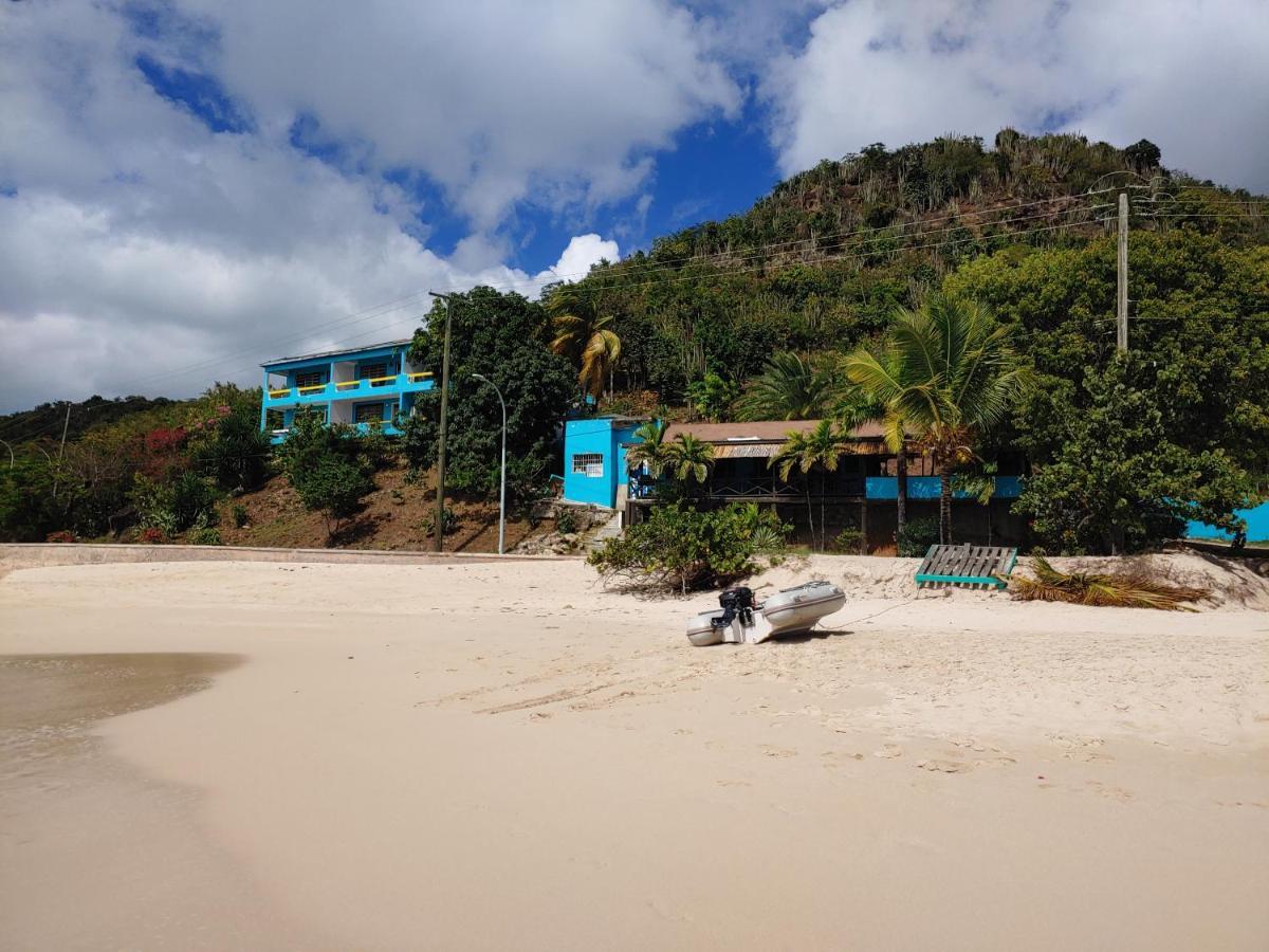 Orrie'S Beach Bar And Hotel Crab Hill Exterior foto
